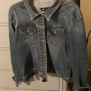 Womens jean Jacket, worn only once, great condition.